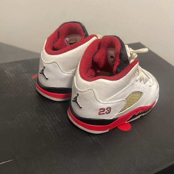 Retro 5 baby shoes size 4c - Picture 2 of 4